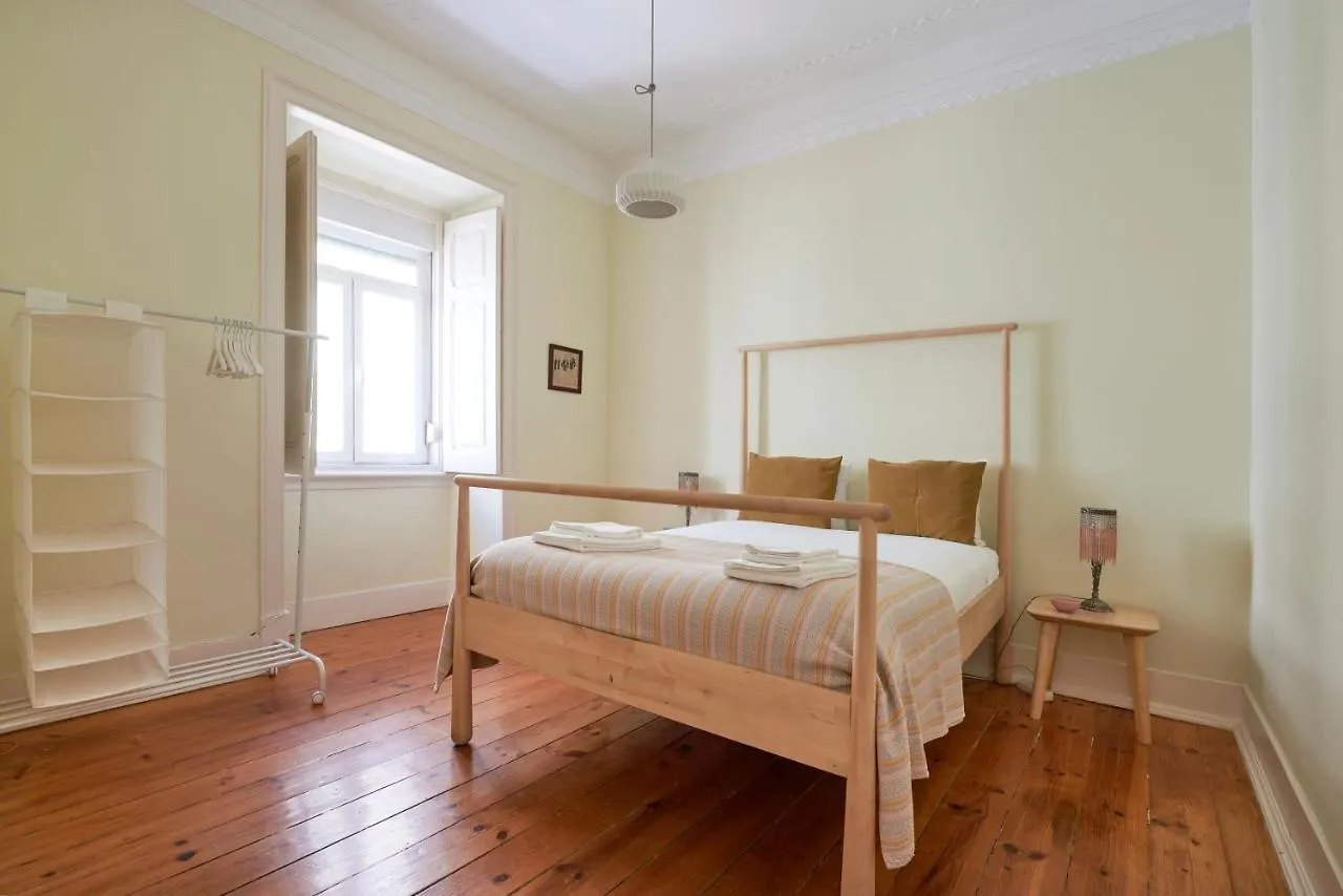 הקונטקטים של Renovated Spacious Baixa Apartment, By Timecooler